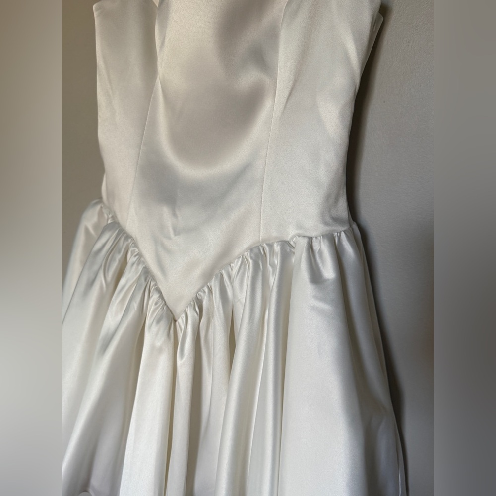 NWT! Lovers + Friends White Mini Dress Size Small - Picture 2 of 5